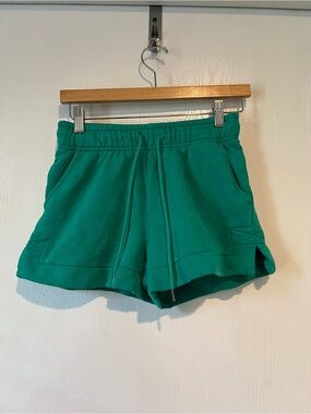 Universal Thread Shorts Kelly Green Sweat Scuba Women  Size XS